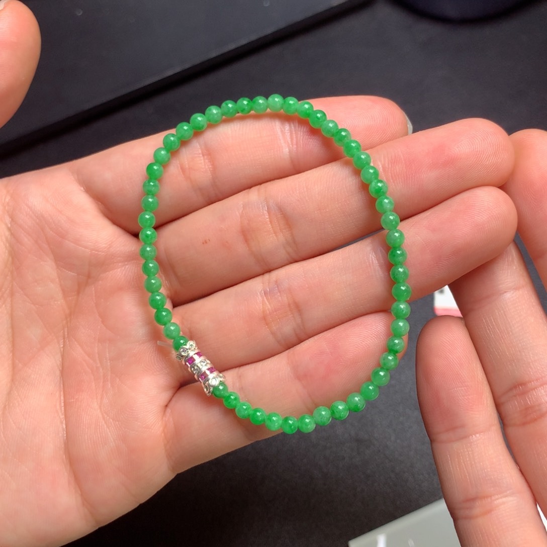 翡翠未镶嵌颈饰手串