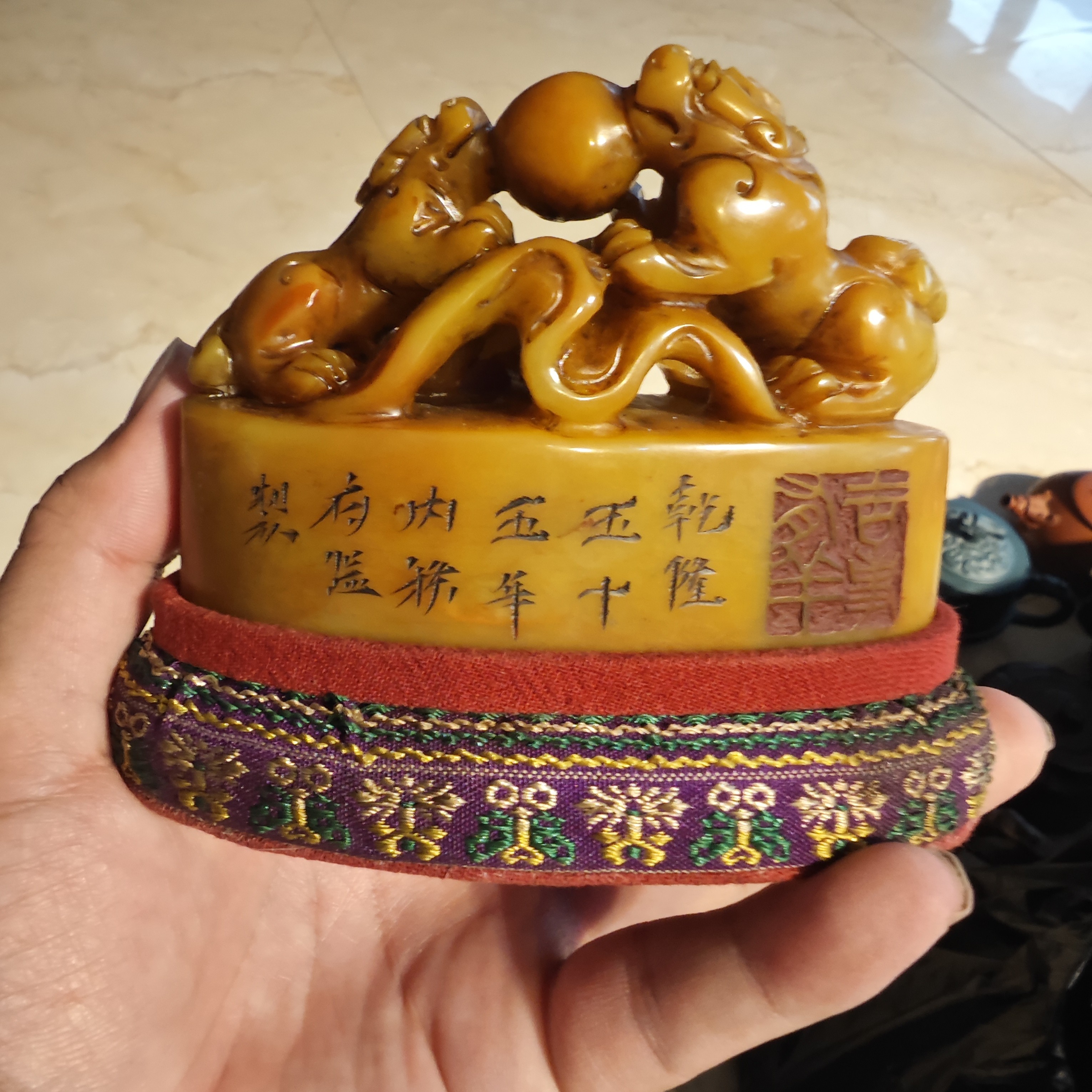 精美田黄印章彰显独特韵味