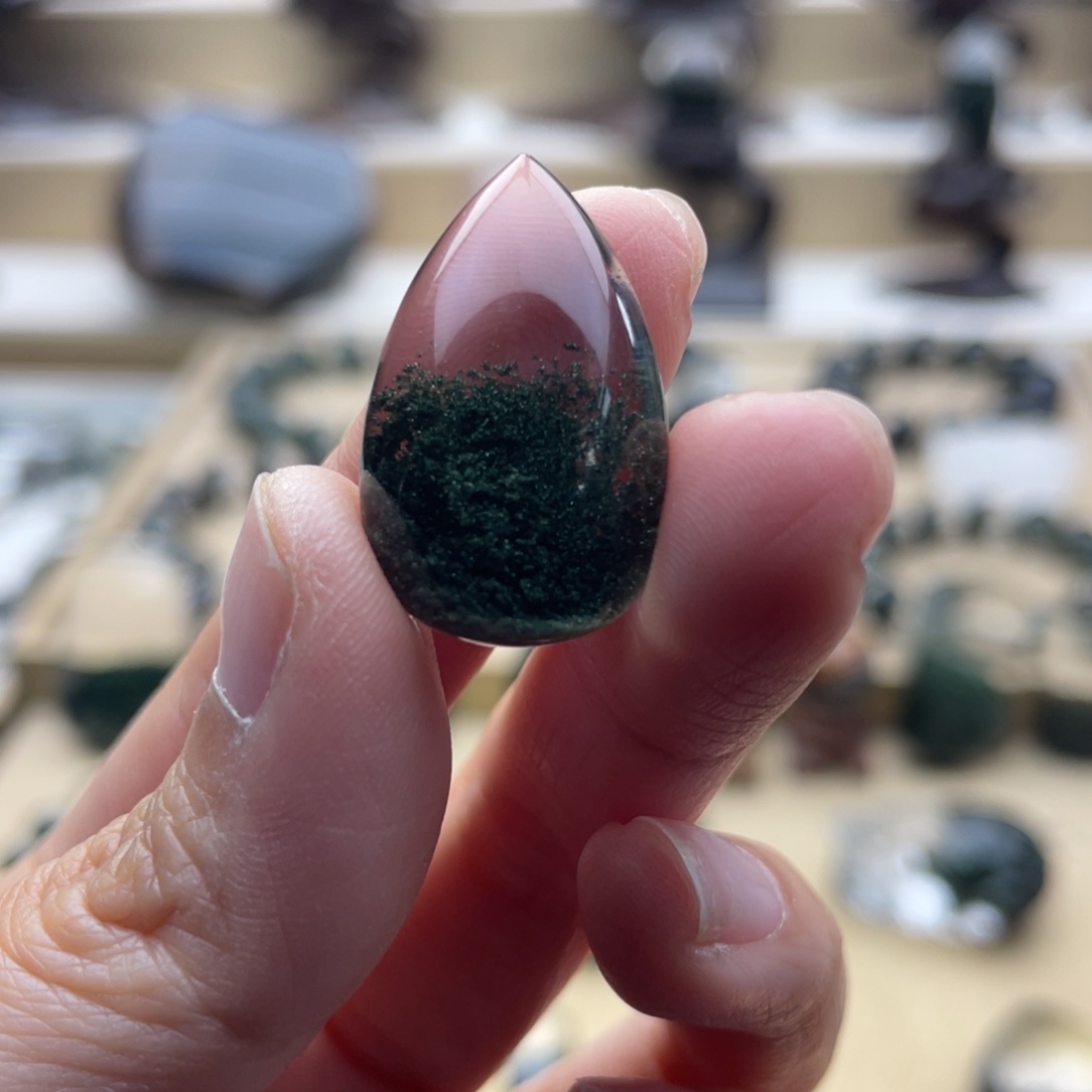 颈饰未镶嵌水晶绿幽灵吊坠