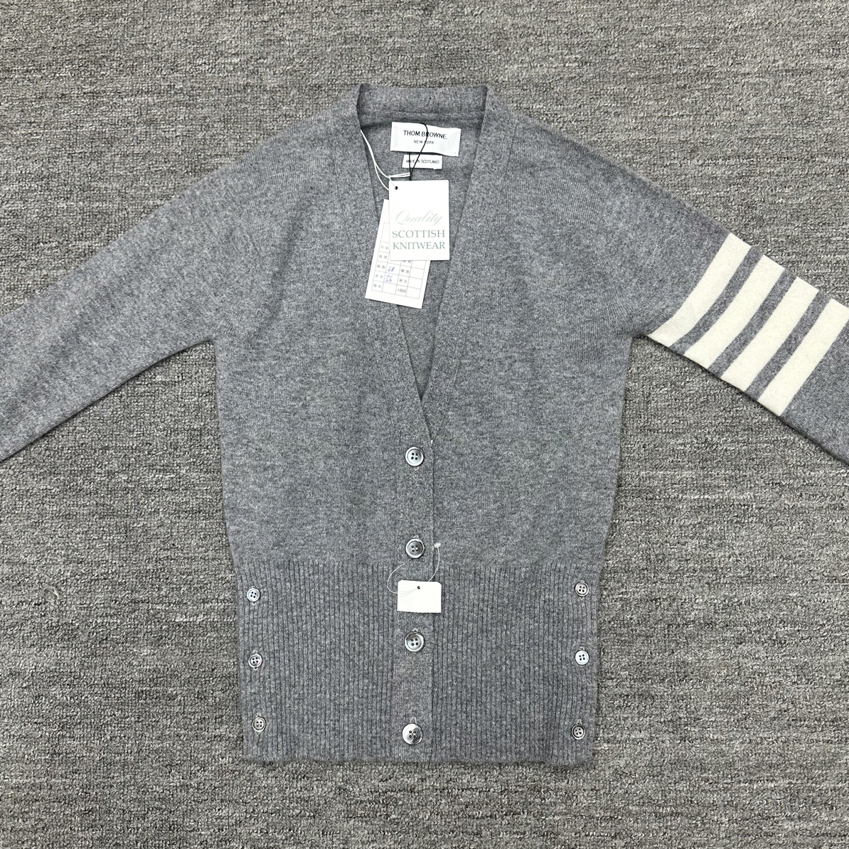 未使用 THOMBROWNE 38 tb 羊毛开衫 全新