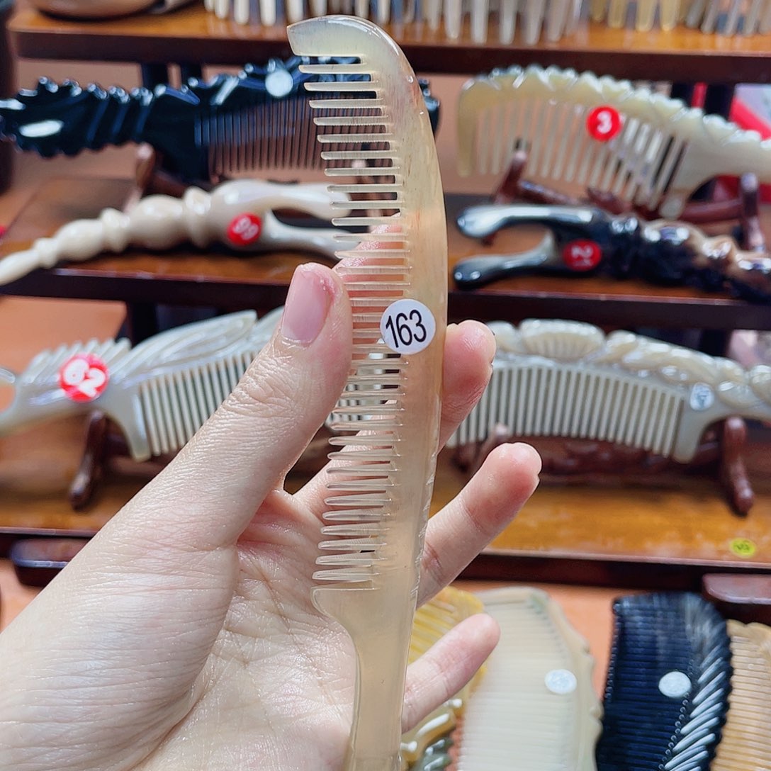 纯手工制作牛角梳163