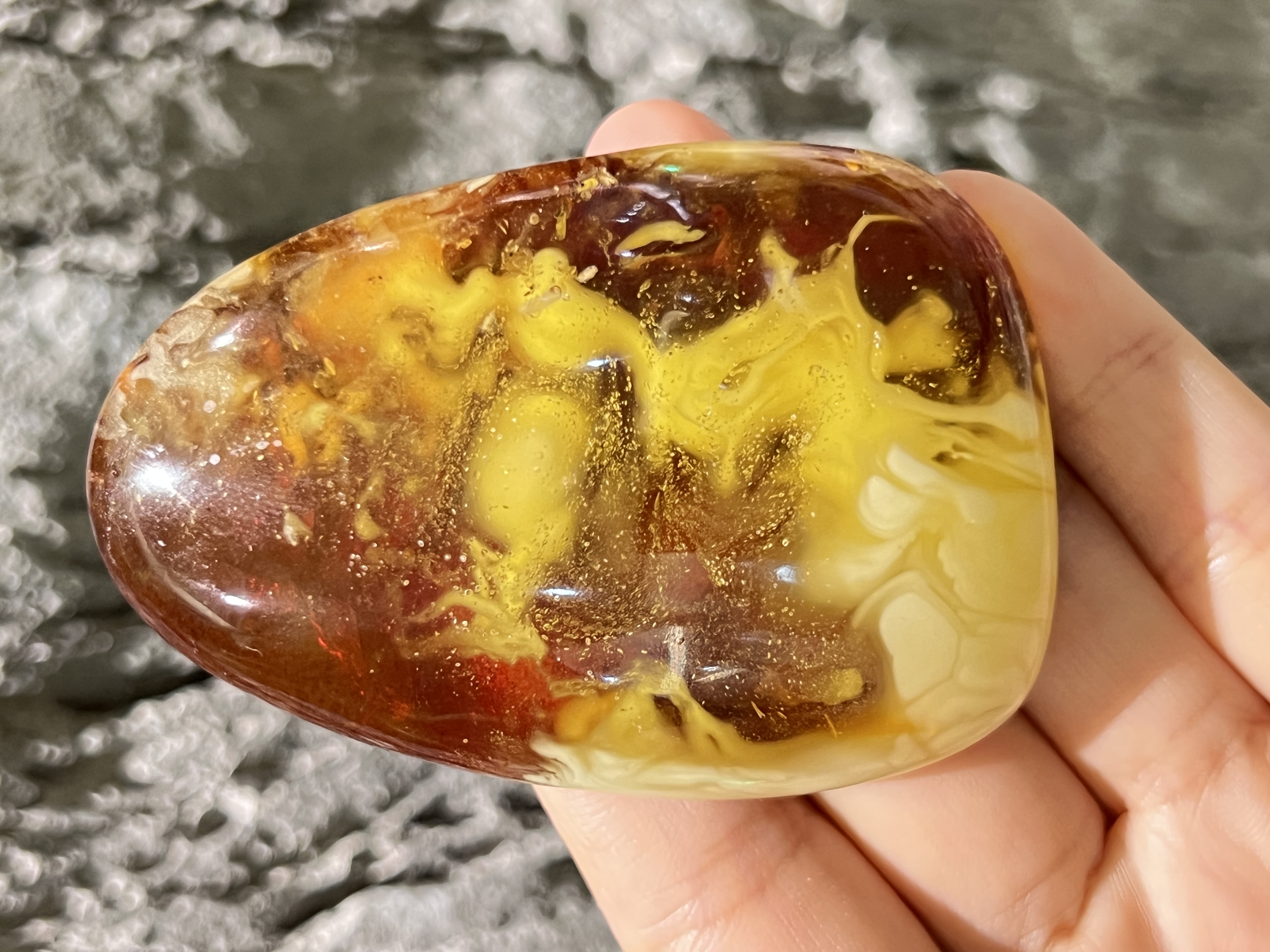 金白溶洞满金沙意境吊坠