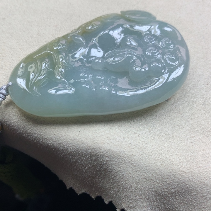 翡翠颈饰未镶嵌吊坠