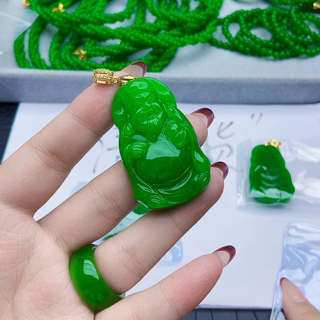 翡翠未镶嵌耳饰吊坠