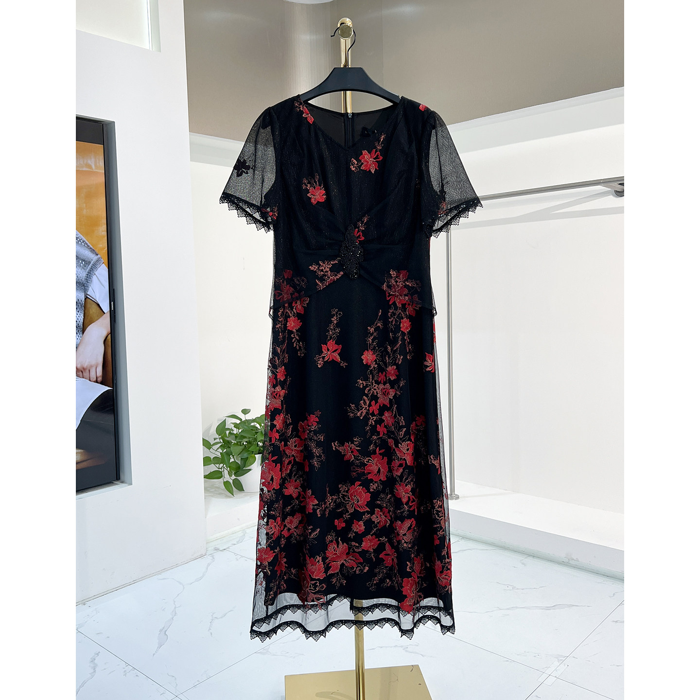 春夏新款时尚休闲气质优雅连衣裙 莎213186