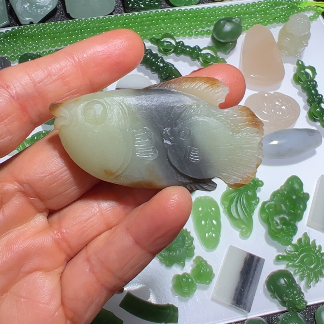 和田玉未镶嵌颈饰