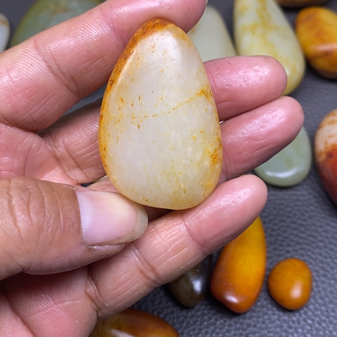 和田玉（糖玉）挂件未镶嵌