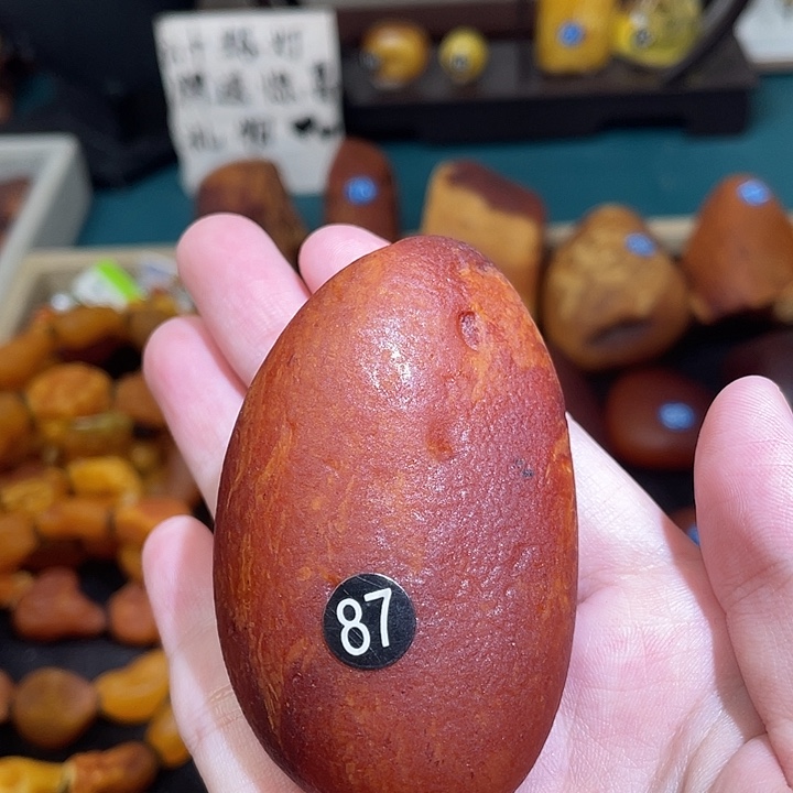 琥珀未镶嵌珠宝奇石吊坠把件