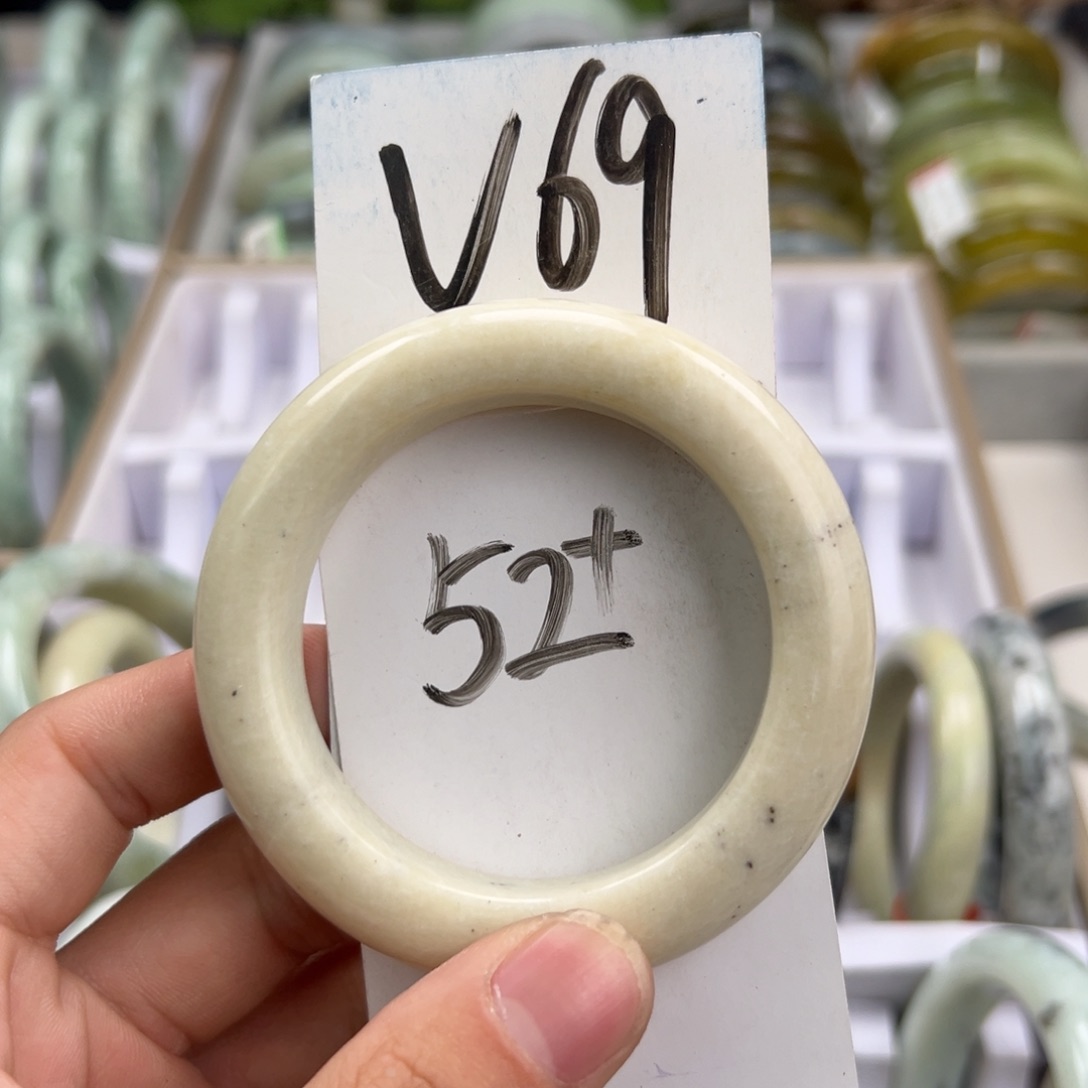 岫玉手镯未镶嵌天然岫玉微瑕