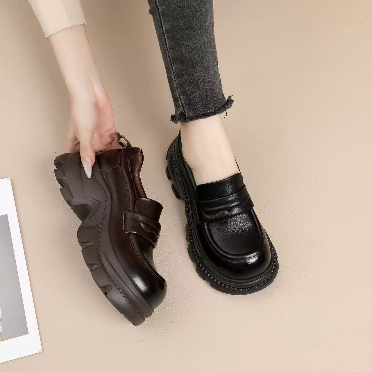 真皮复古时尚英伦纯色圆头乐福鞋粗跟软底女鞋