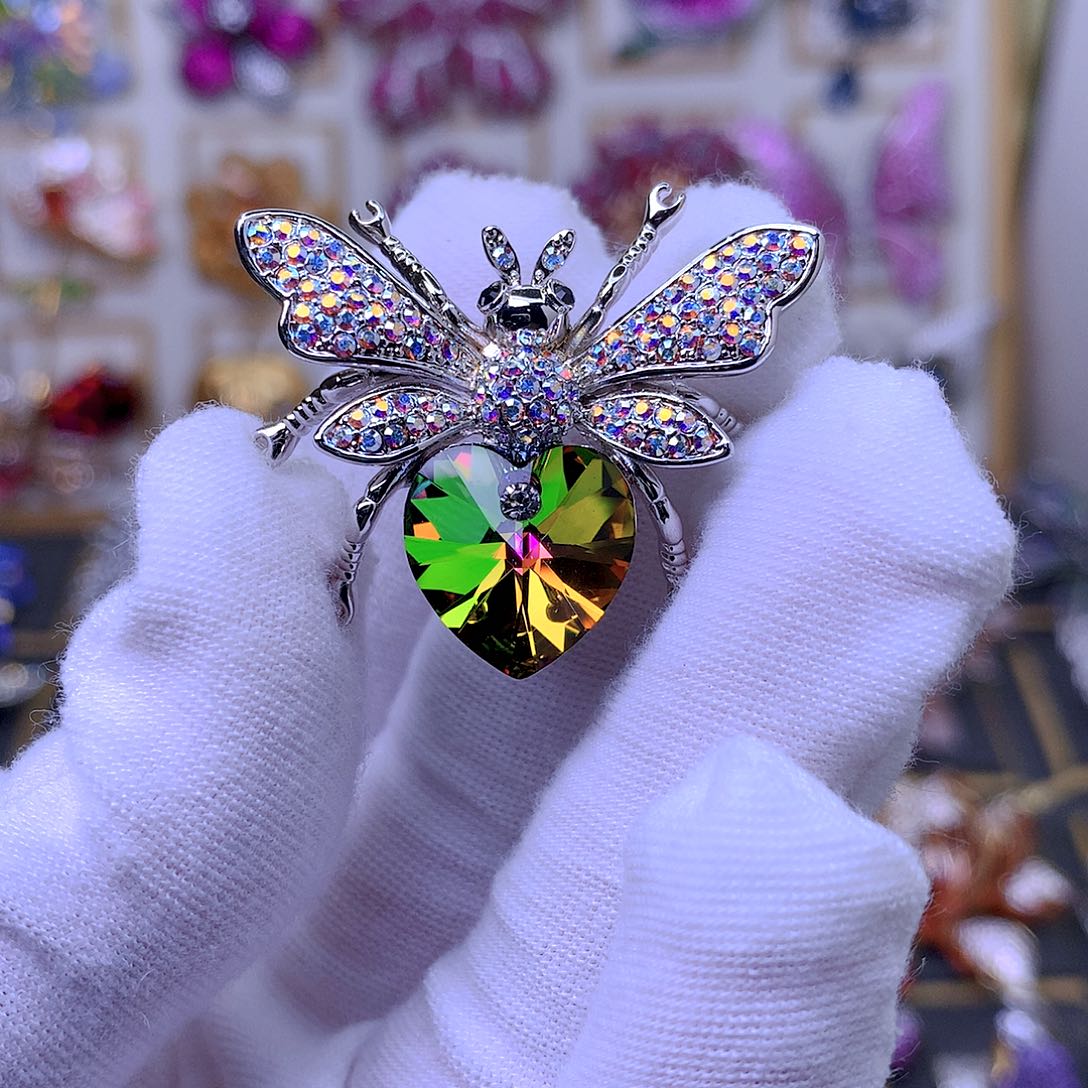 合成立方氧化锆铜施华胸针