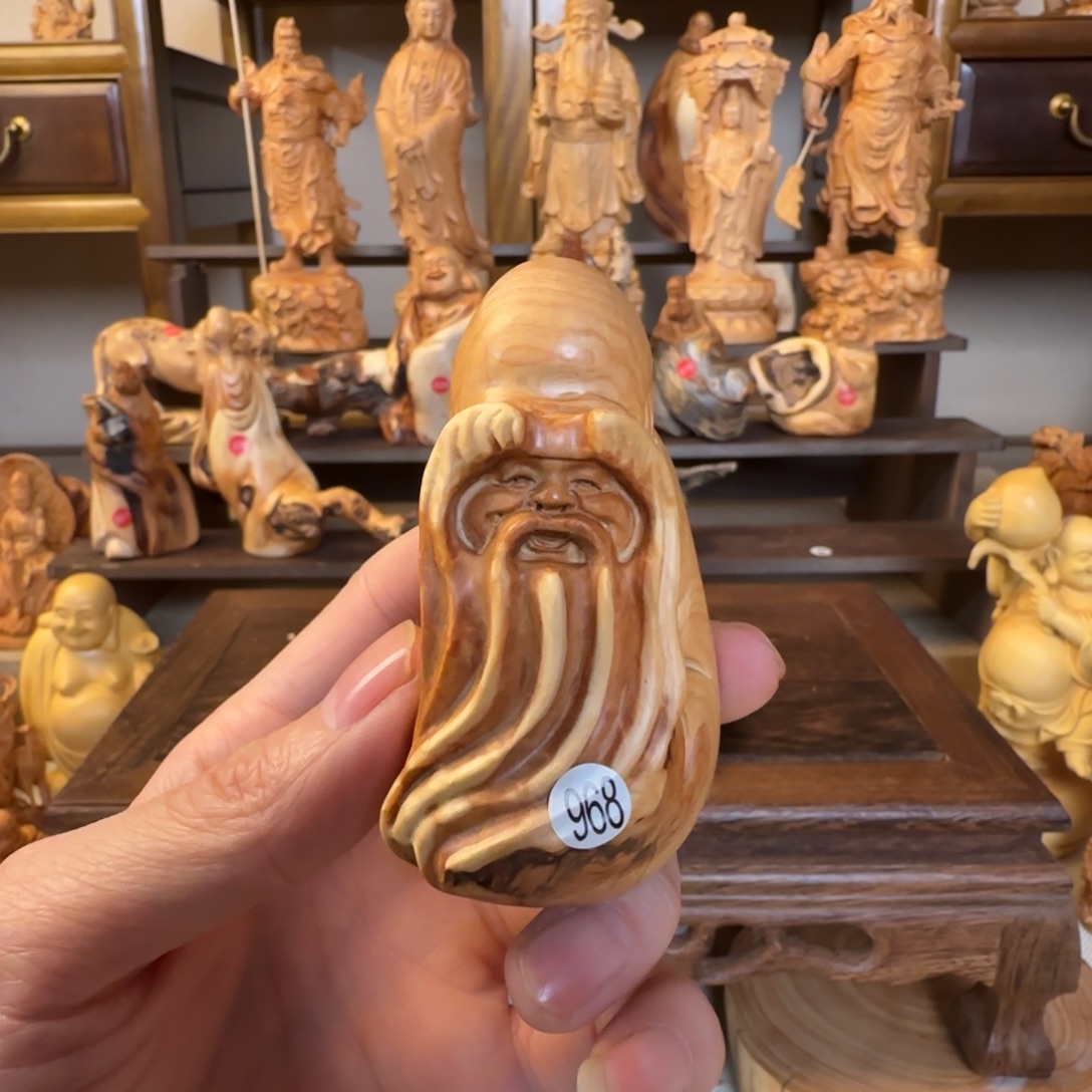 崖柏小木匠艺雕一物一拍