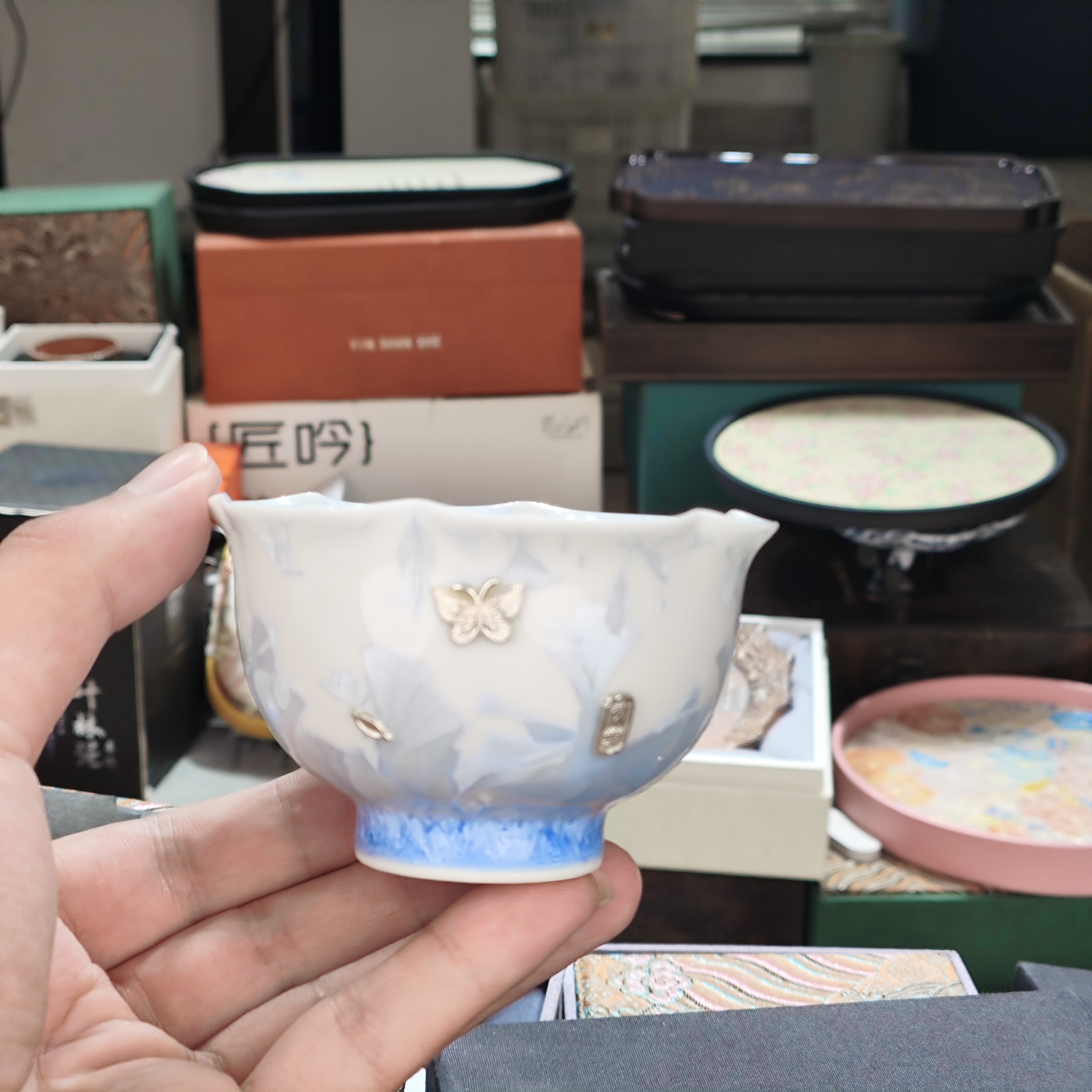 3店【闪购商品】冰晶浅兰色锯钉花口杯6207