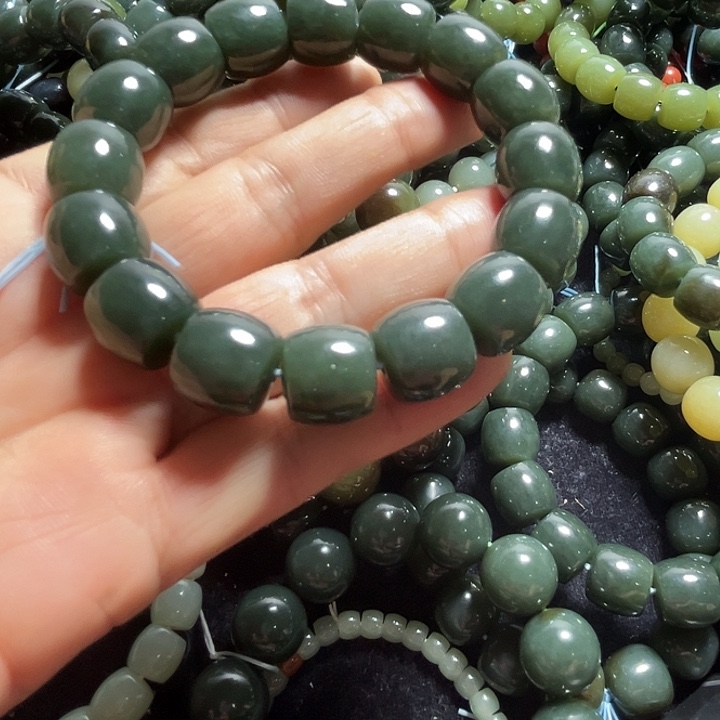 顺***遂和田玉未镶嵌手串14