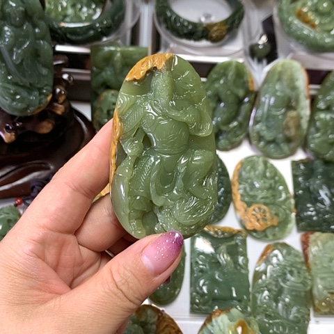 岫岩河磨玉（透闪石质玉）吊坠未镶嵌不**、