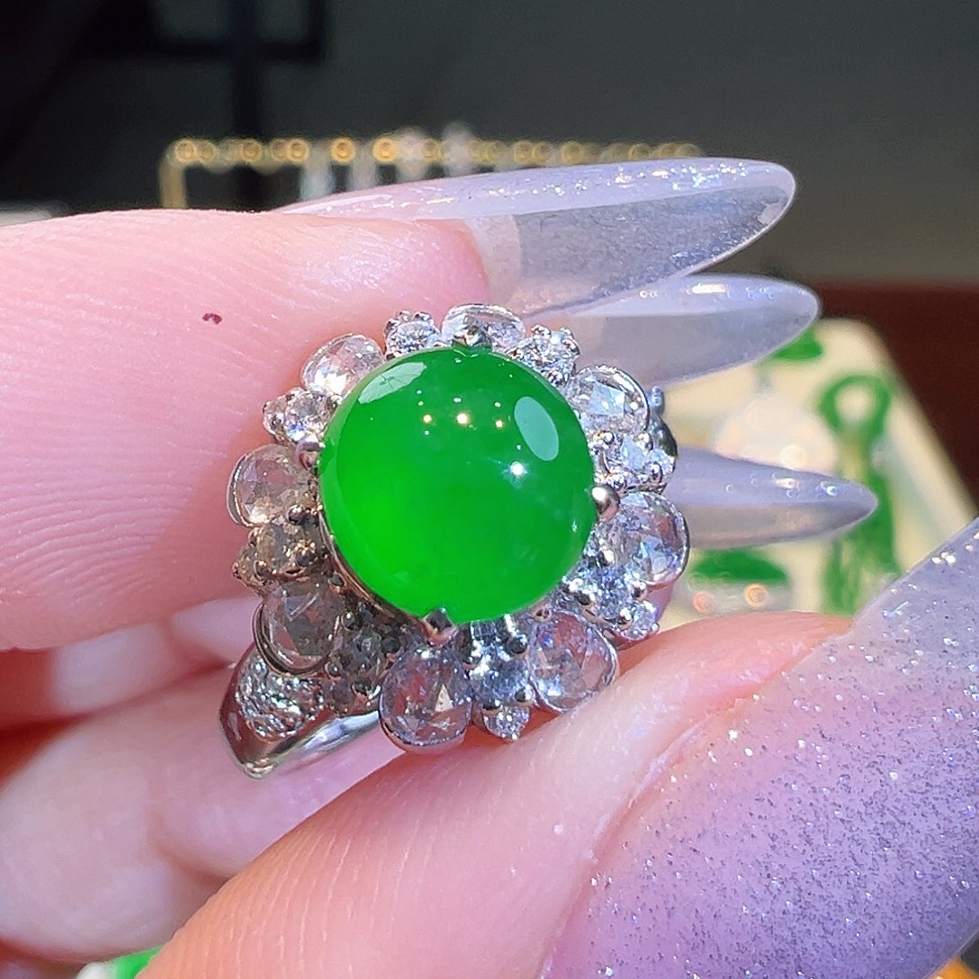 翡翠戒指18K金镶嵌翡翠