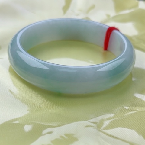 翡翠手镯未镶嵌正55.6