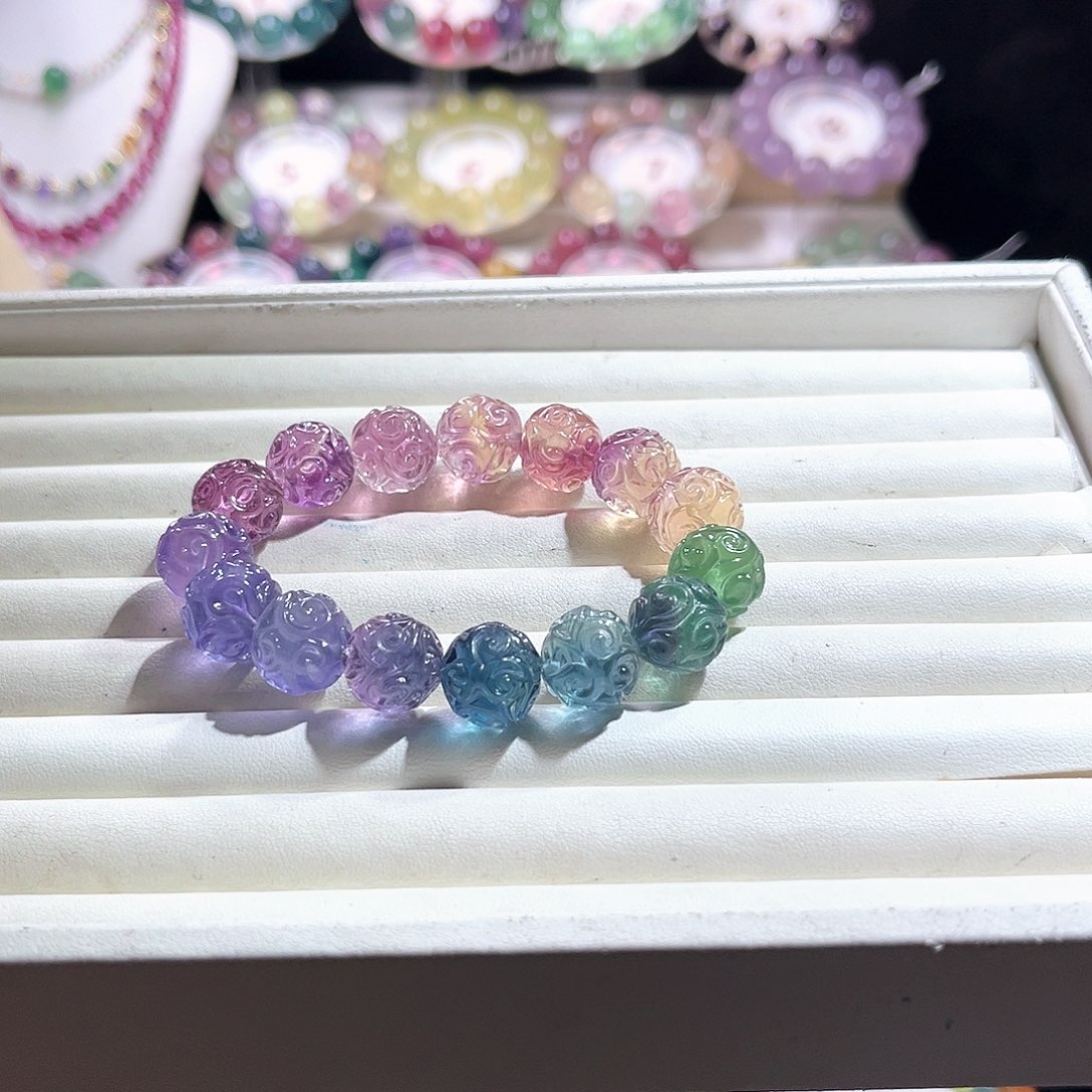 嘉***数萤石未镶嵌萤石祥云69拍两笔