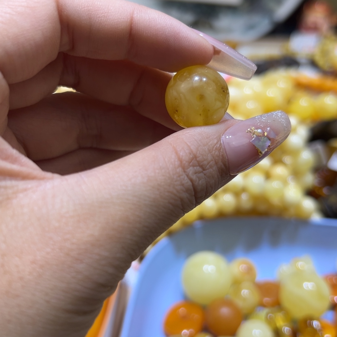 琥珀珠宝奇石未镶嵌