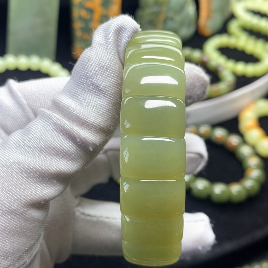 和田玉（糖玉）颈饰未镶嵌