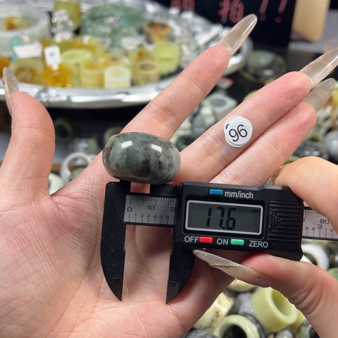 蛇纹石玉未镶嵌戒指