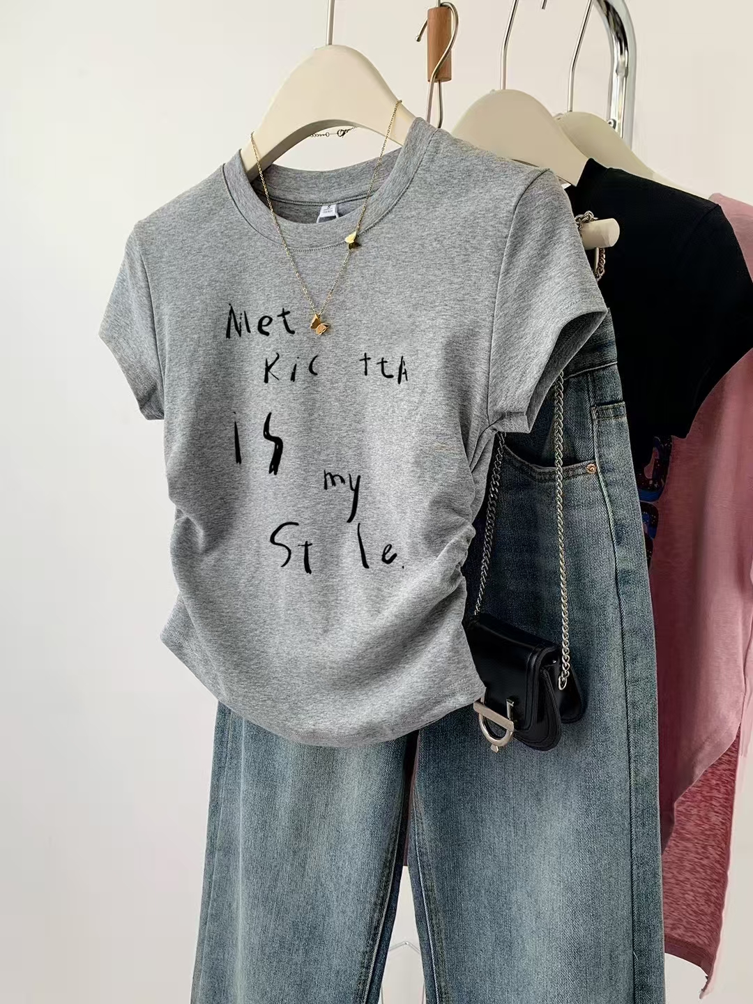 B辣妹短袖圆领常规印花短款T恤休闲潮流时尚半袖运动女士百搭韩版