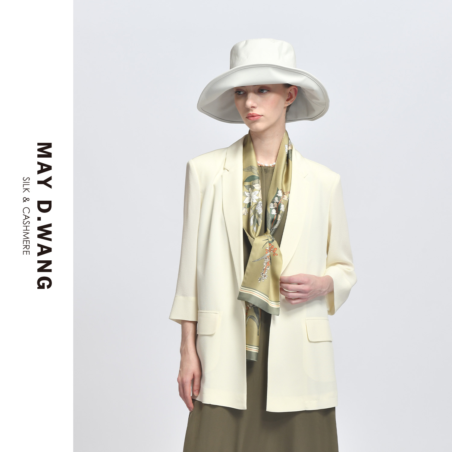 王之造【老徐专属】夏季简约气质百搭八分袖桑蚕丝西装外套 E2F1027