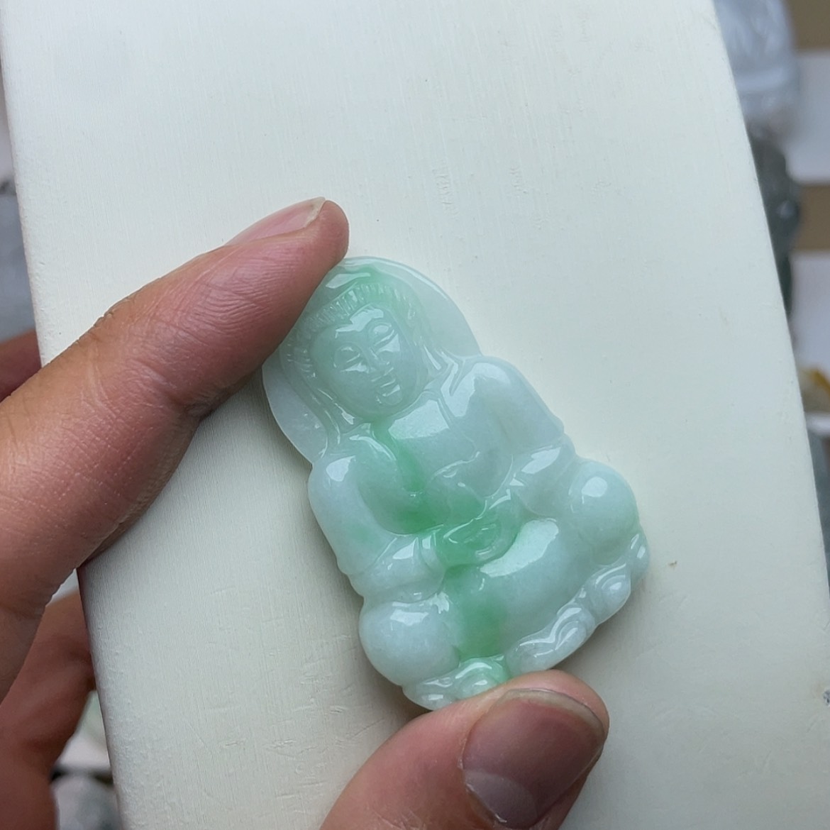 【闪购商品】翡翠颈饰未镶嵌弓****睪翡翠