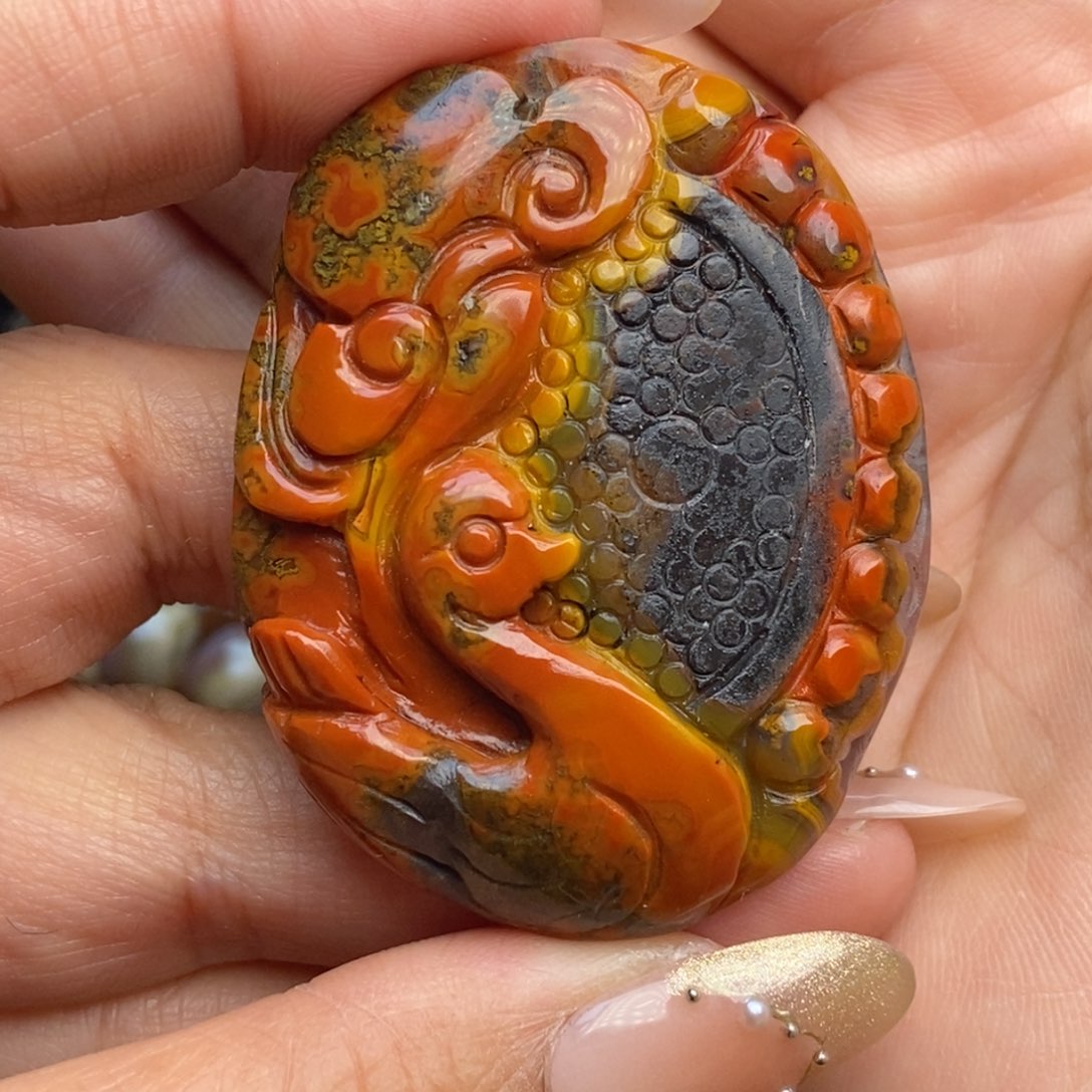 玛瑙/玉髓颈饰未镶嵌战国红