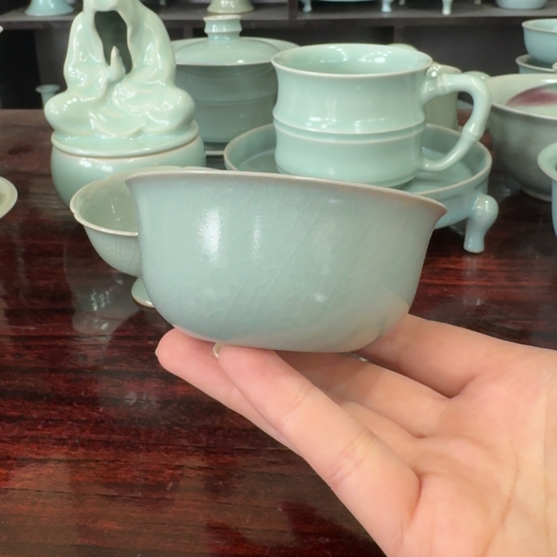 杯子。。。。。。。。。。。。。。