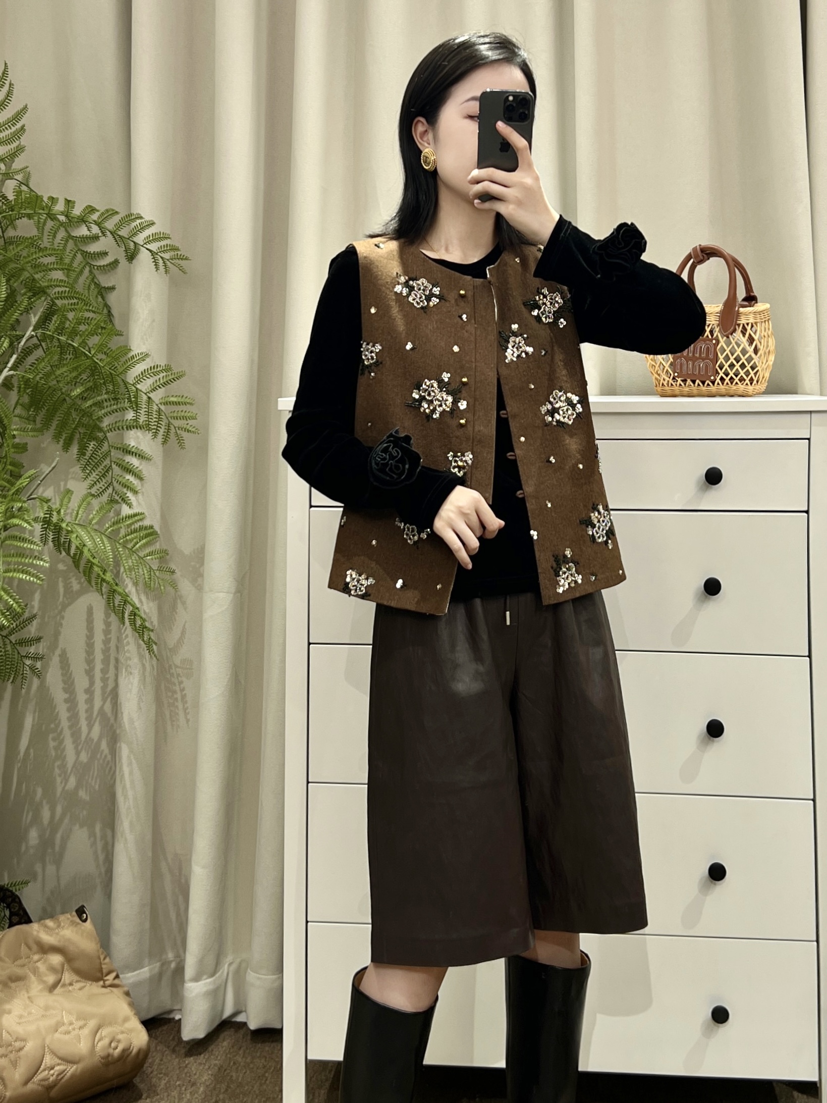 【深圳丽姐-Laura】HL8193牛仔手工钉钻马甲