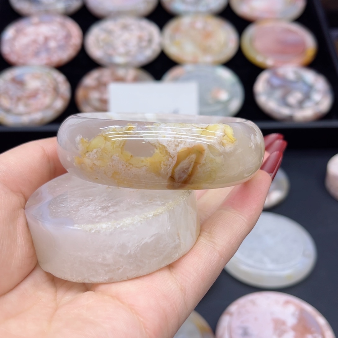 玛瑙/玉髓手镯未镶嵌5455