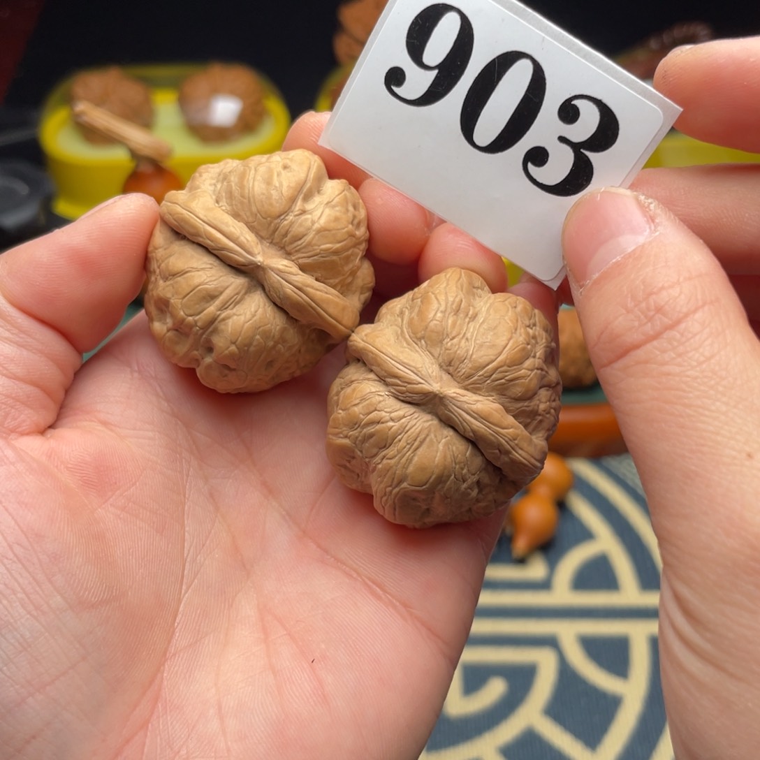 文玩核桃吊坠小***糖39全品玉蝉903号