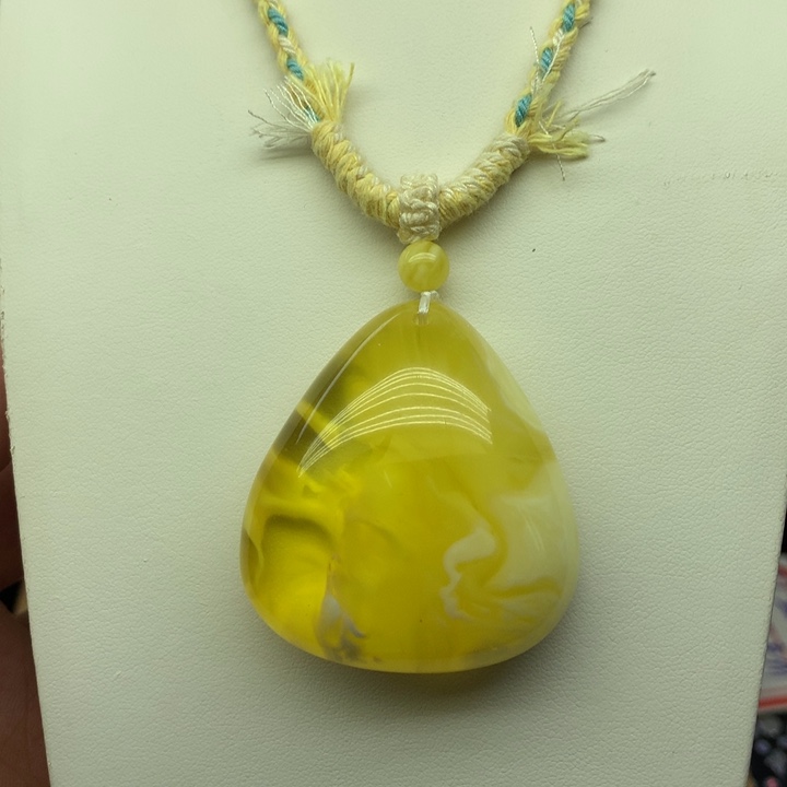 琥珀颈饰未镶嵌白花拉丝水滴