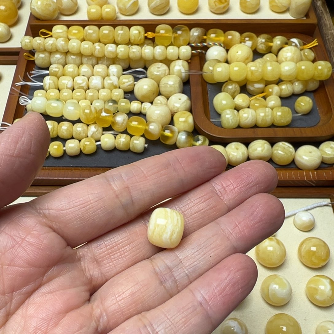 ****久琥珀未镶嵌裸石琥珀蜜蜡