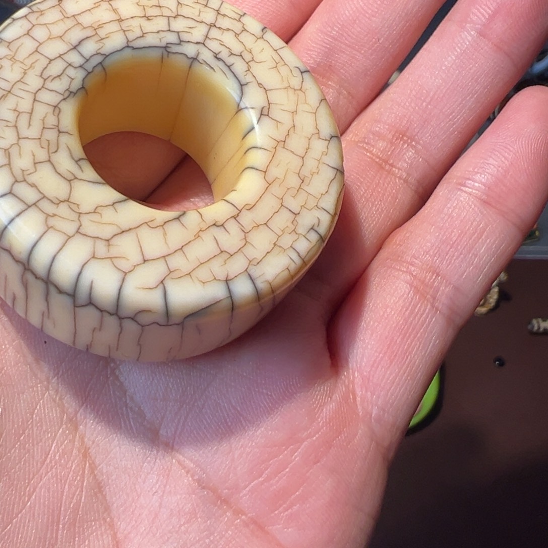 居***三吊坠（不含链）树脂