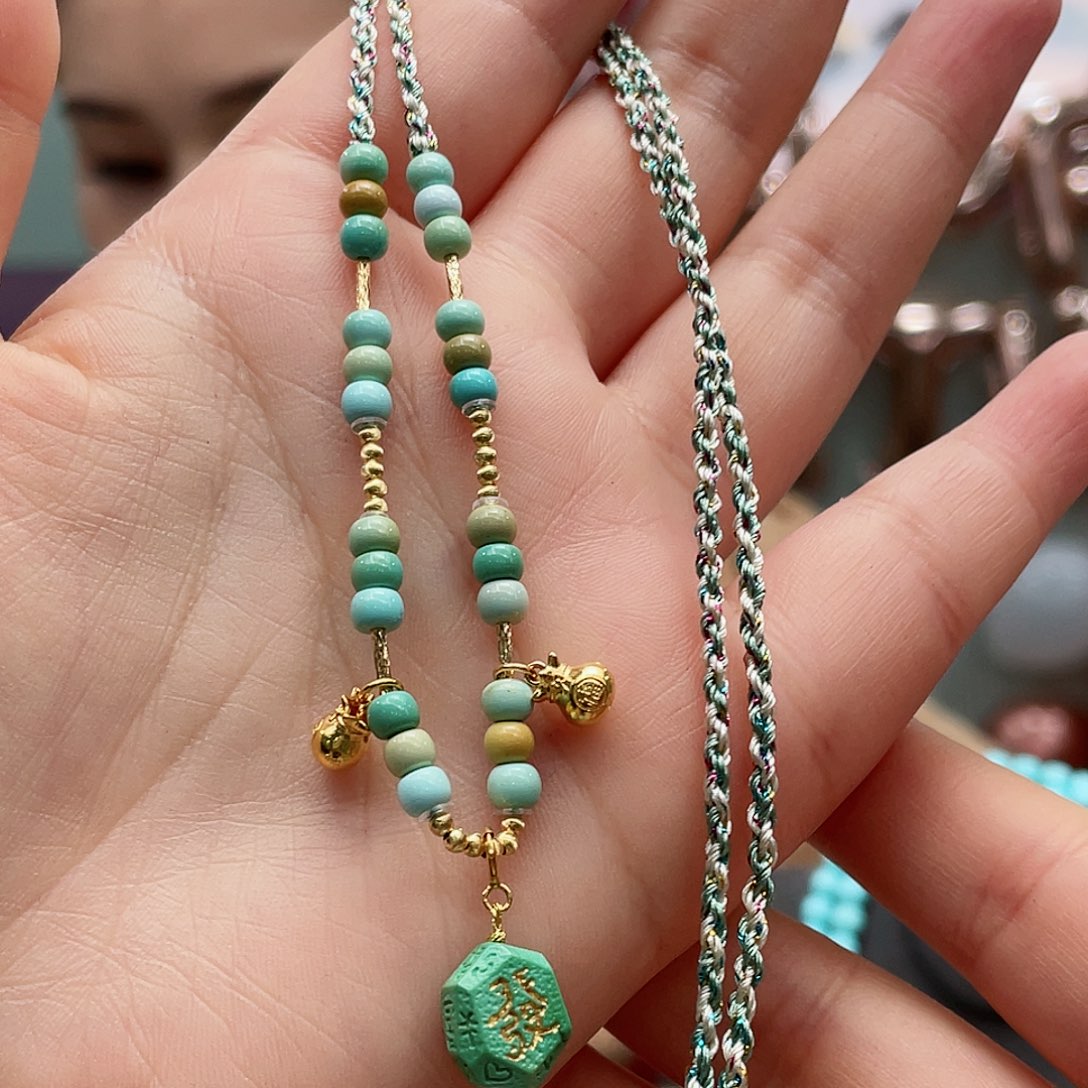 绿松石颈饰18K金镶嵌