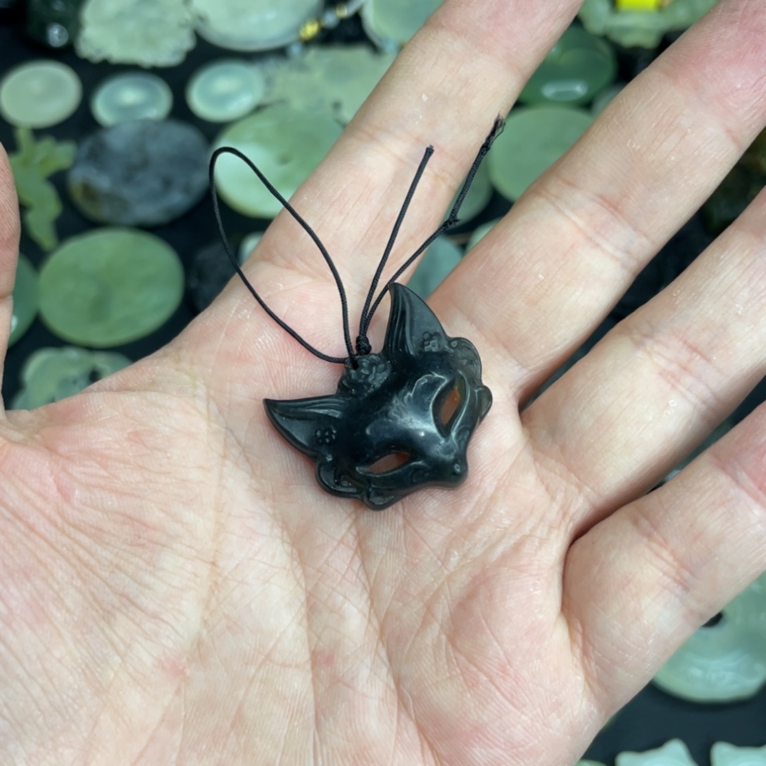 岫玉未镶嵌颈饰微瑕