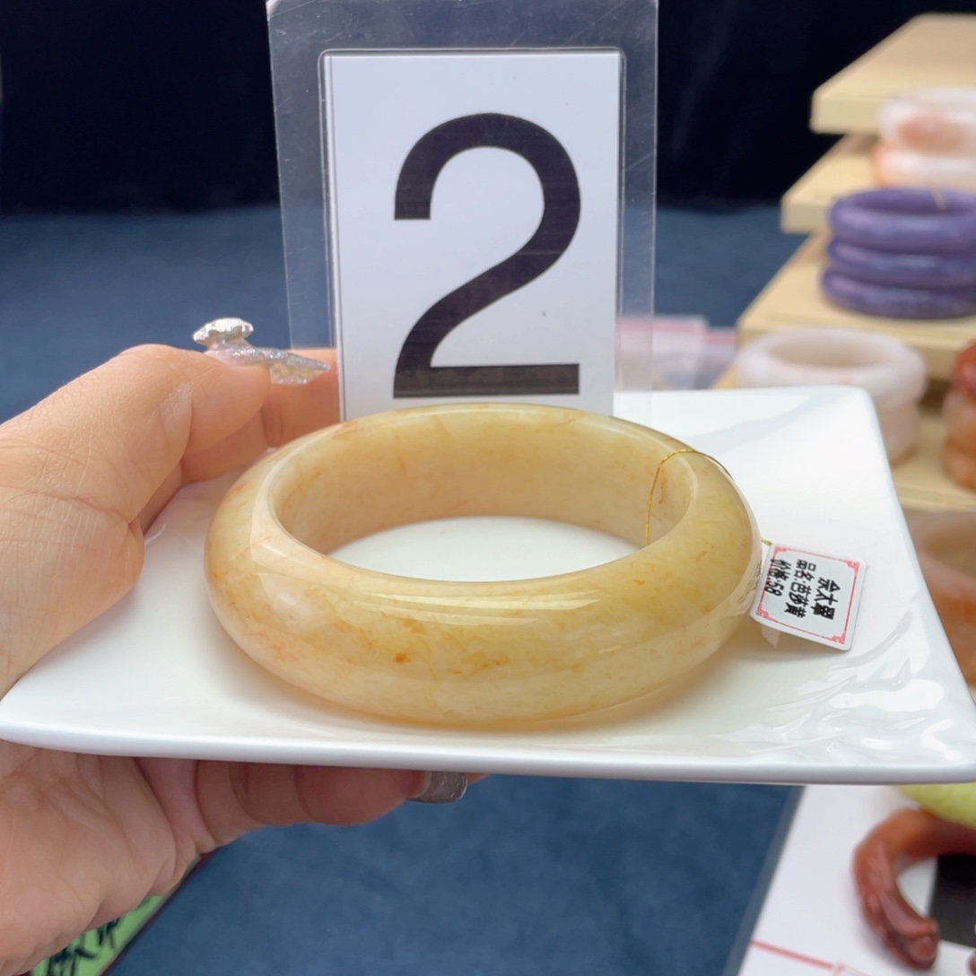 石英岩玉未镶嵌手镯63