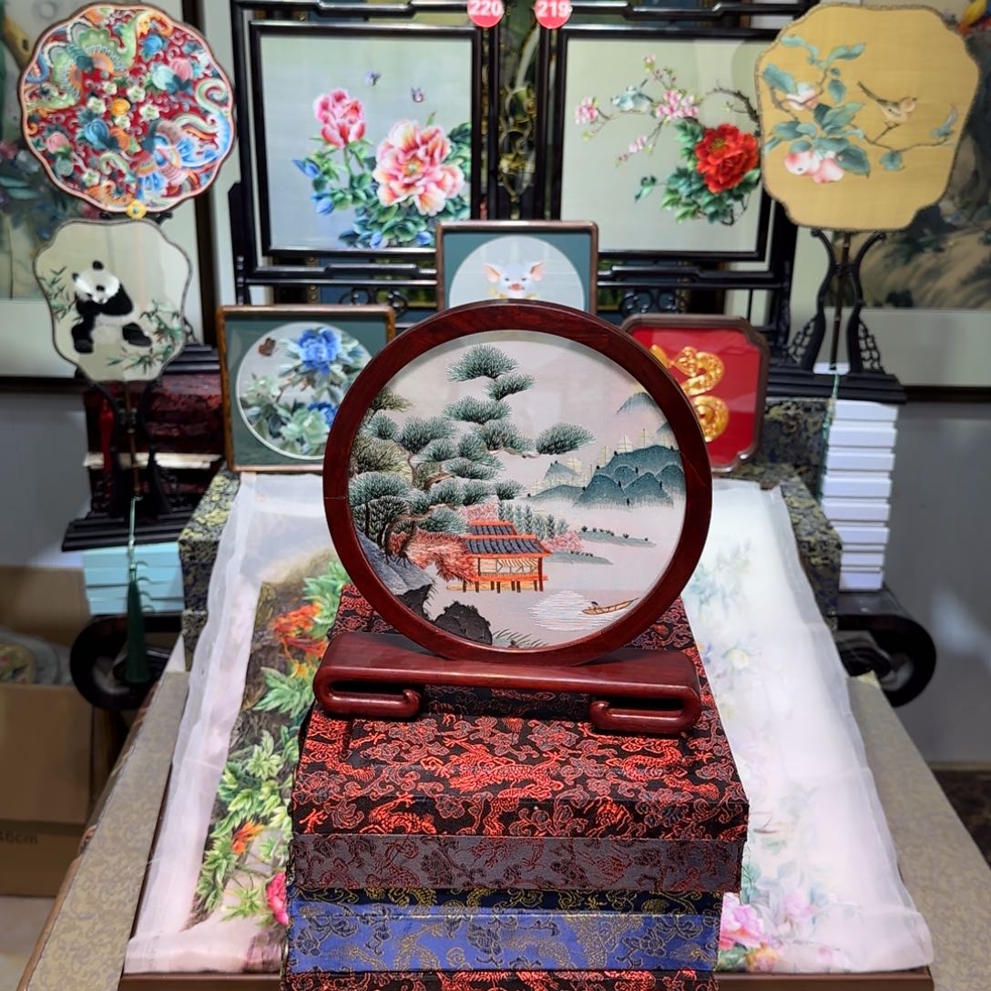 刺绣刺绣工艺精湛