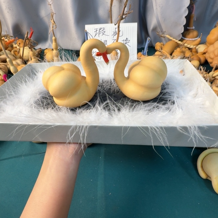 得***事大叶紫檀（黑酸枝木类）