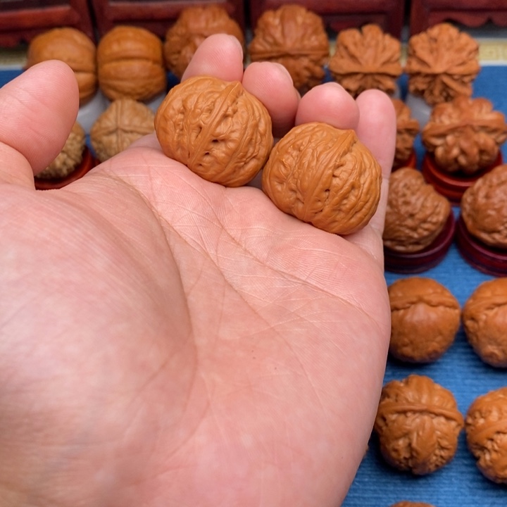 致***爸文玩核桃把件精品小手捻