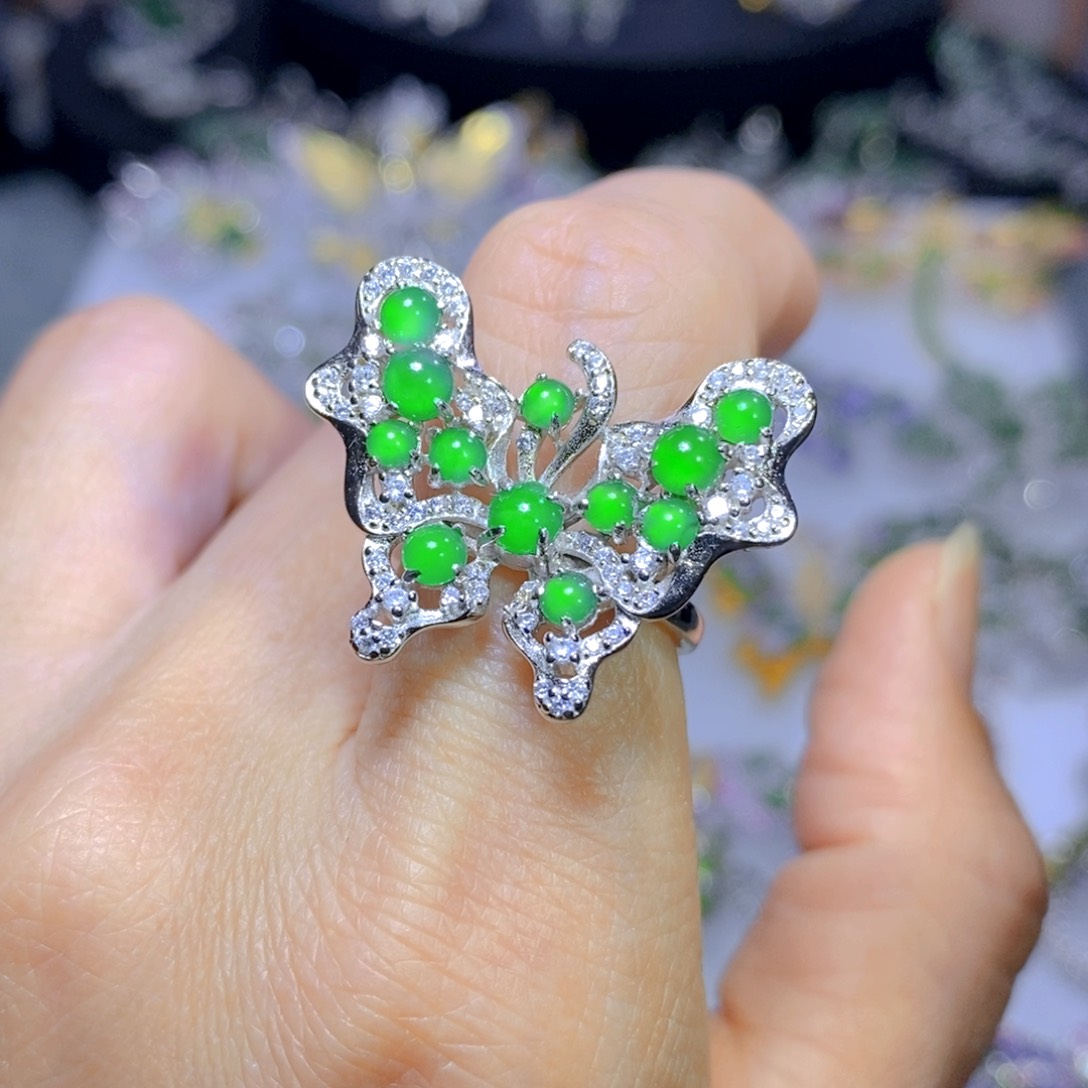 翡翠颈饰银S925镶嵌天然翡翠