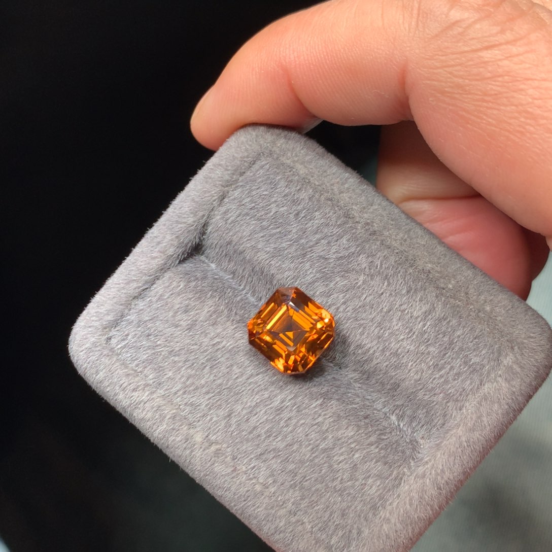 锆石裸石未镶嵌12.63克拉风信子