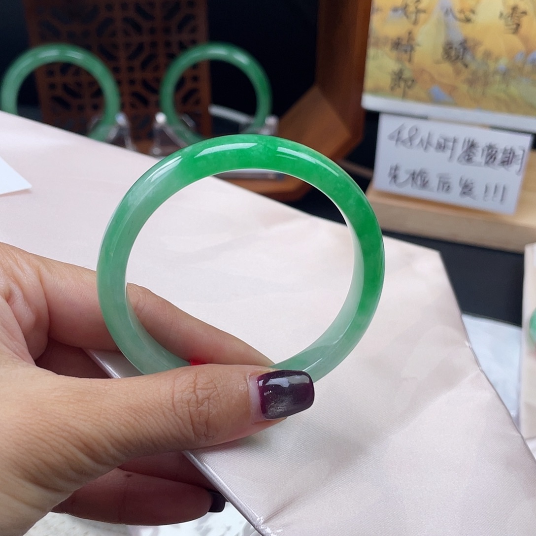 老***二未镶嵌缅甸缅料手镯首饰