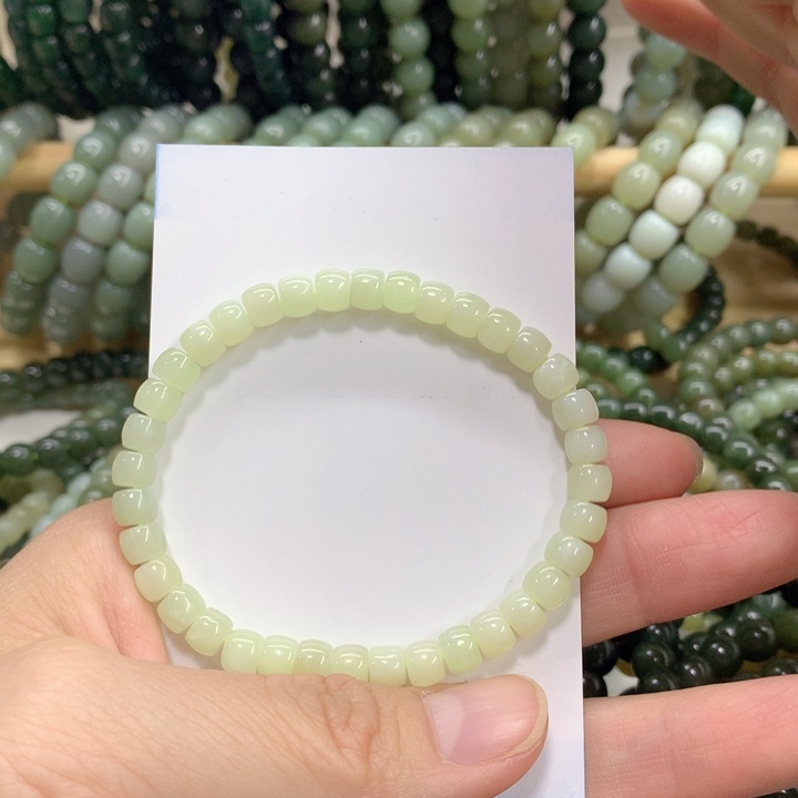 英***梦和田玉未镶嵌珠宝奇石