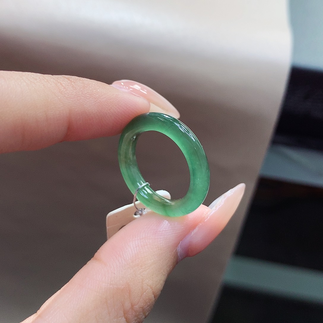 未镶嵌戒指翡翠8.9号