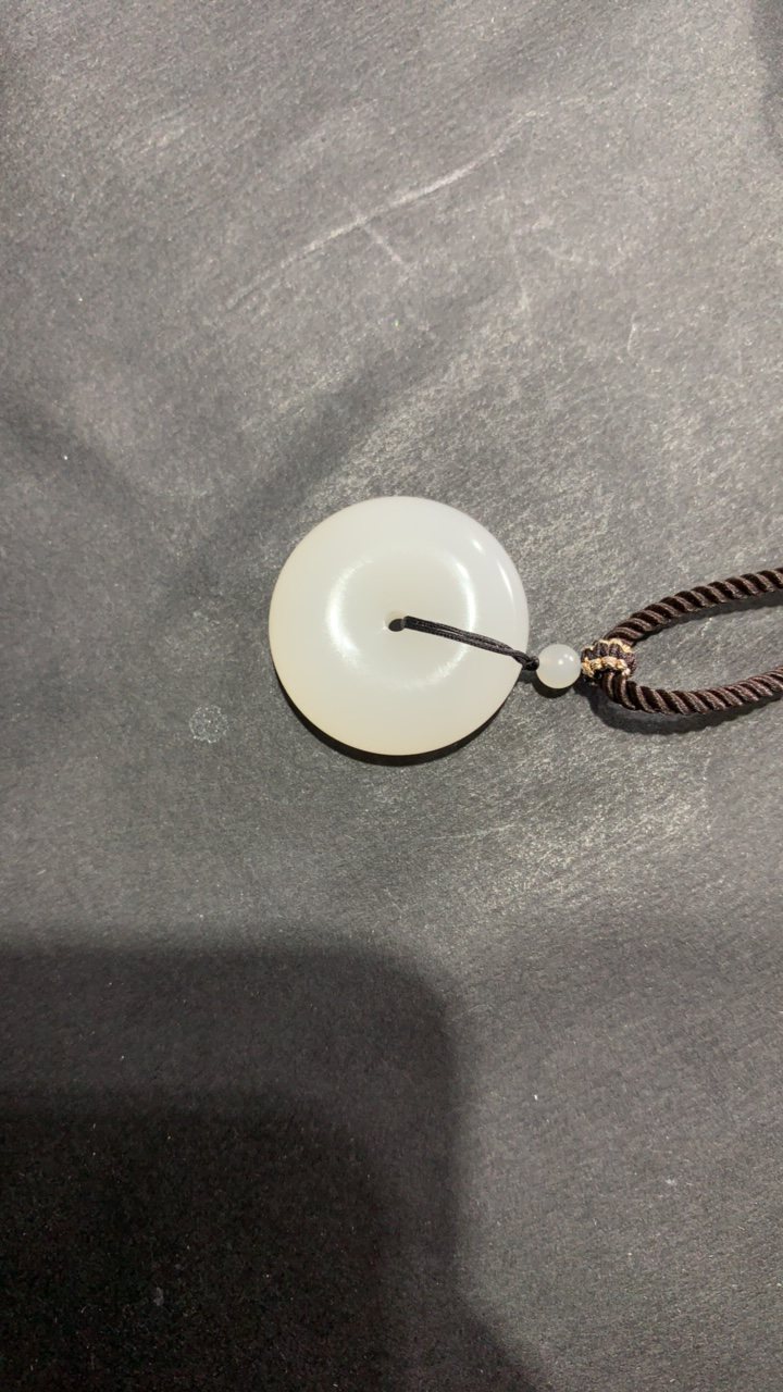 新疆和田玉平安扣