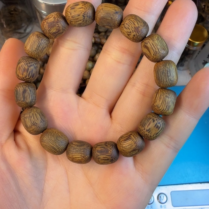 沉香沉香碎屑莺歌绿奇楠1.0枣珠8.2克