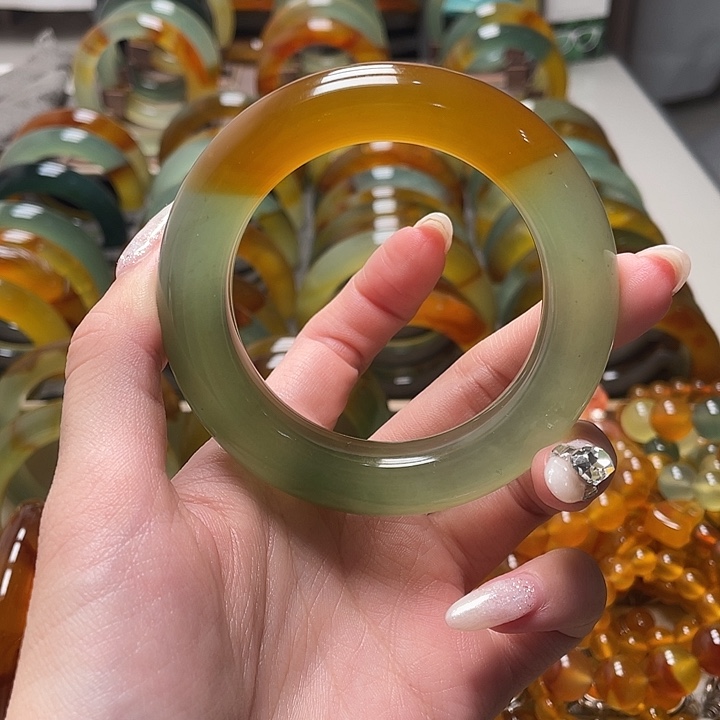 2***3蛇纹石玉未镶嵌手镯54.8